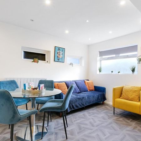 Kings House Apartment Hayes, West London Apt A Northolt  Dış mekan fotoğraf