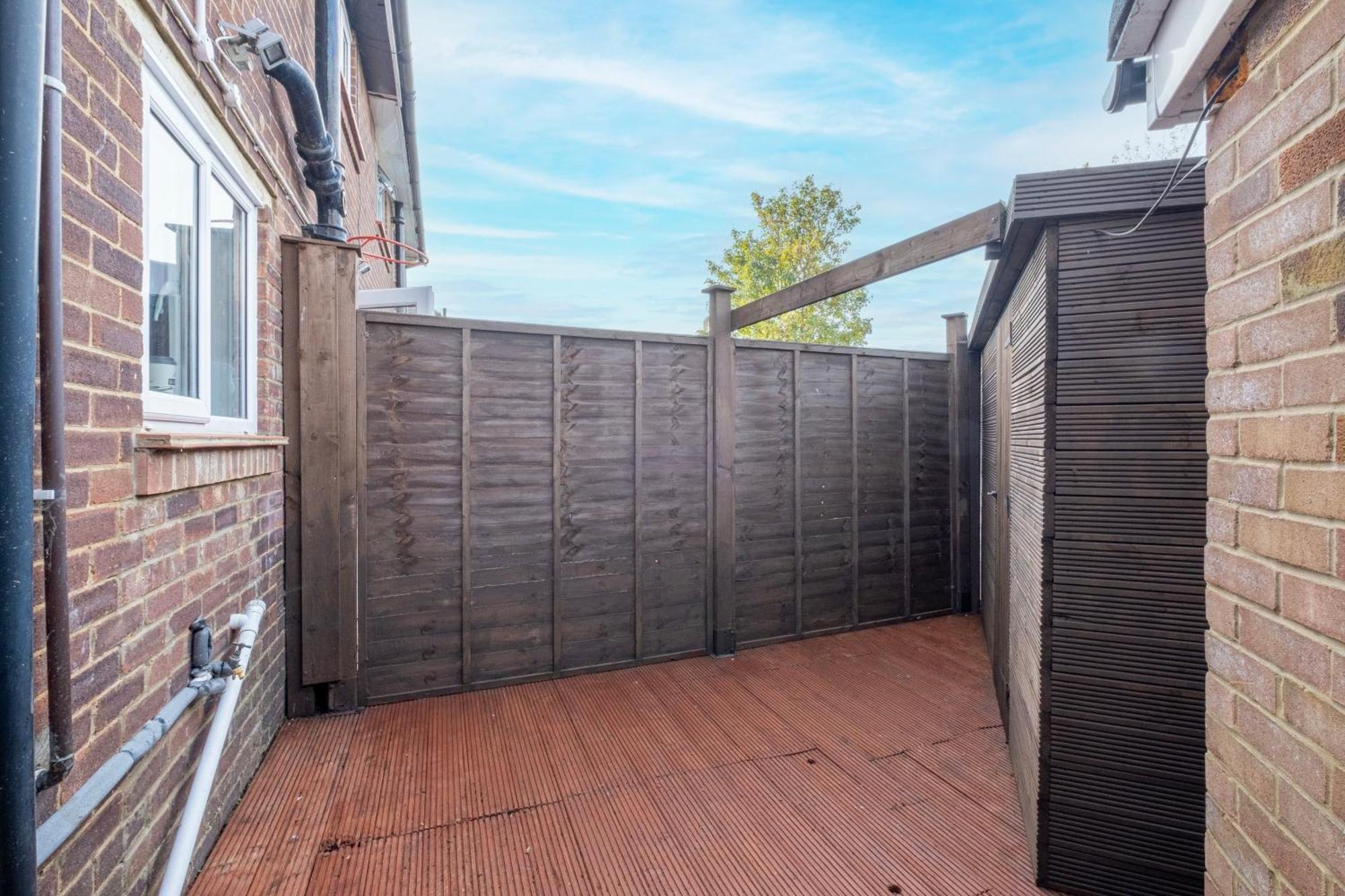Kings House Apartment Hayes, West London Apt A Northolt  Dış mekan fotoğraf