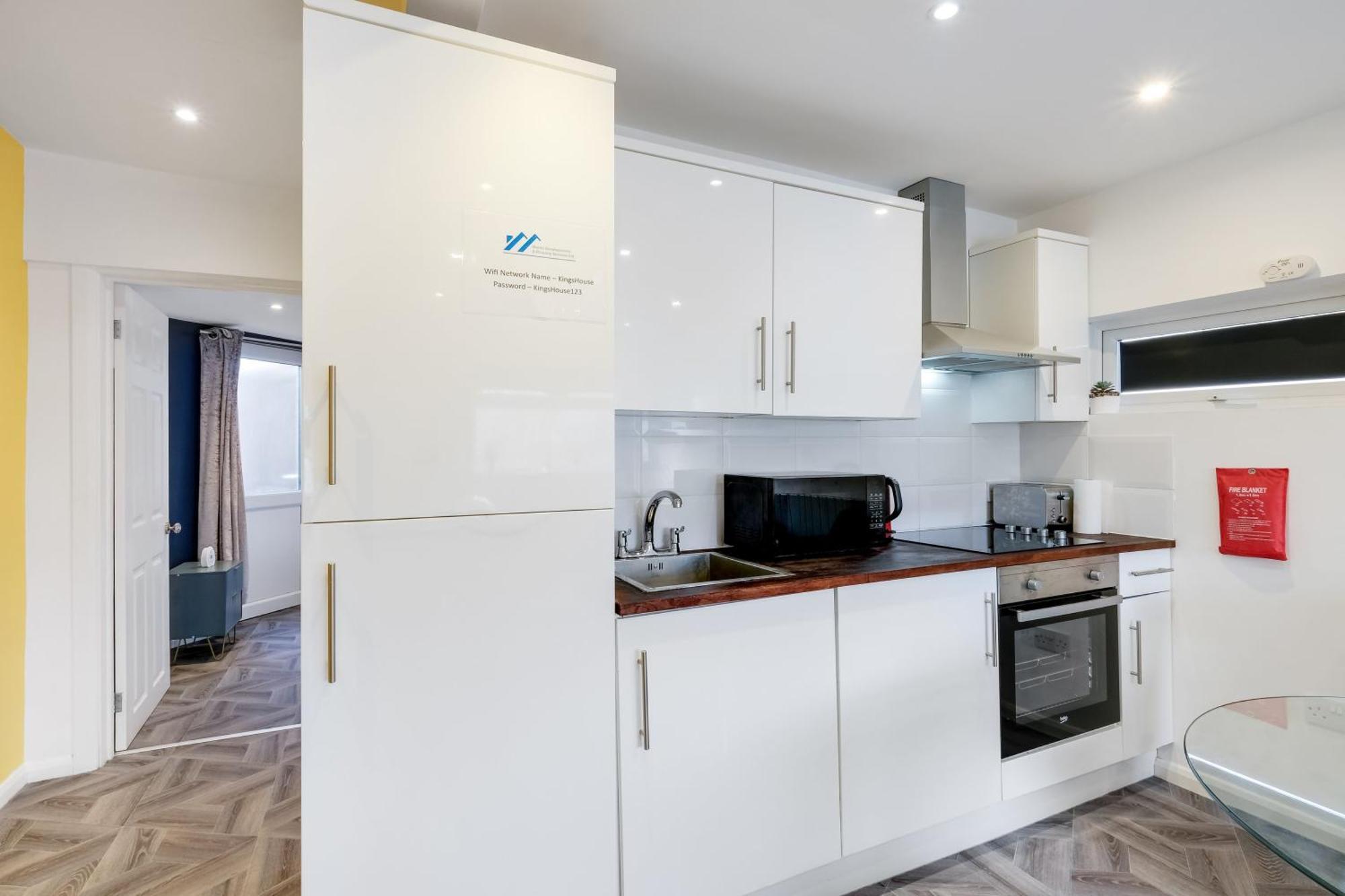 Kings House Apartment Hayes, West London Apt A Northolt  Dış mekan fotoğraf